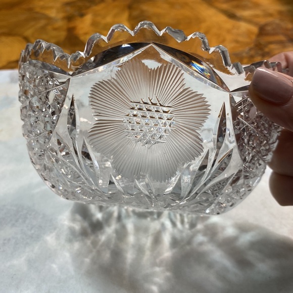 Beautiful design crystal led bowl very nice condition - Picture 4 of 5